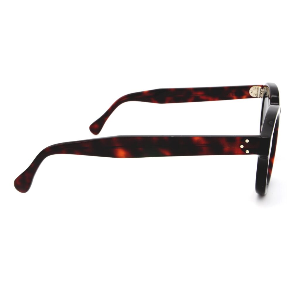 001 San Marco l'occhiale elegante raffinato di stile su misura di Occhiali Sartoriali. Per farsi notare un occhiale spesso e bold adatto ad un viso grande o viso piccolo