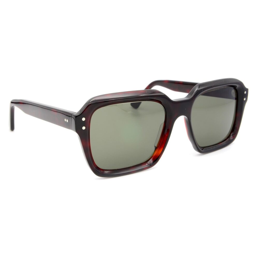Bob è un occhiale fatto a mano da vista e da sole con lenti rettangolari squadrate grandi spesso importante elegante di stile di design ricercato, realizzato a mano nel nostro laboratorio di Occhiali Sartoriali a Padova