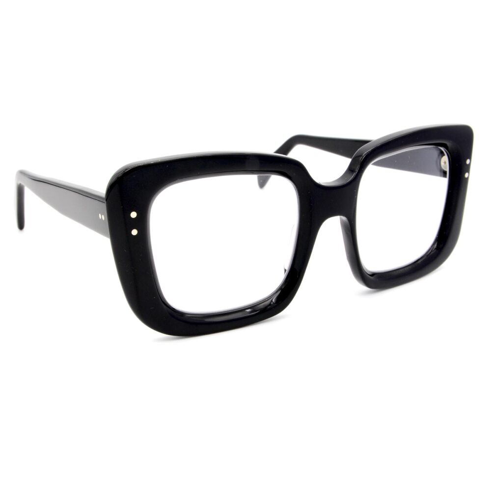 Occhiali Sartoriali si ispira agli occhiali di oprah winfrey per la creazione degli occhiali Oprah da vista e da sole sono occhiali da donna squadrati a farfalla eleganti realizzati in modo artigianale e personalizzabile online realizzato nel negozio di Padova a mano