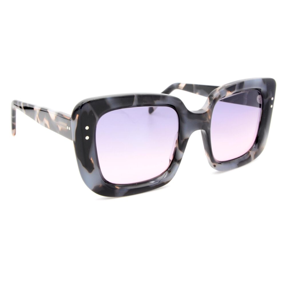 Occhiali Sartoriali si ispira agli occhiali di oprah winfrey per la creazione degli occhiali Oprah da vista e da sole sono occhiali da donna squadrati a farfalla eleganti realizzati in modo artigianale e personalizzabile online realizzato nel negozio di Padova a mano