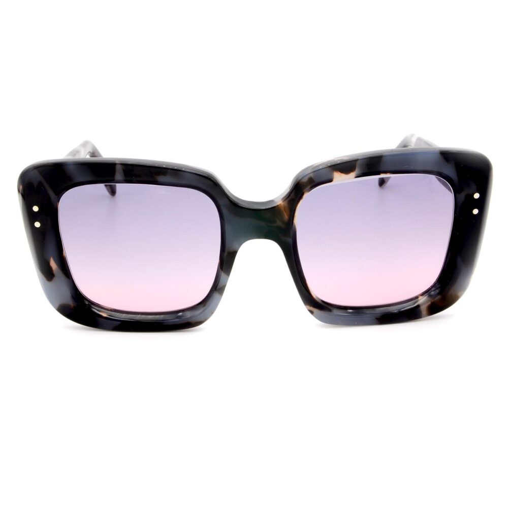 Occhiali Sartoriali si ispira agli occhiali di oprah winfrey per la creazione degli occhiali Oprah da vista e da sole sono occhiali da donna squadrati a farfalla eleganti realizzati in modo artigianale e personalizzabile online realizzato nel negozio di Padova a mano