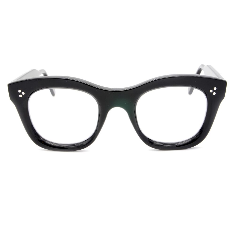 Occhiali Sartoriali si ispira agli occhiali di Audrey Hepburn per la creazione degli occhiali squadrati Audrey da vista e da sole è un occhiale squadrato occhiali squadrati da donna eleganti realizzati in modo artigianale e personalizzabile online realizzato nel negozio di Padova a mano